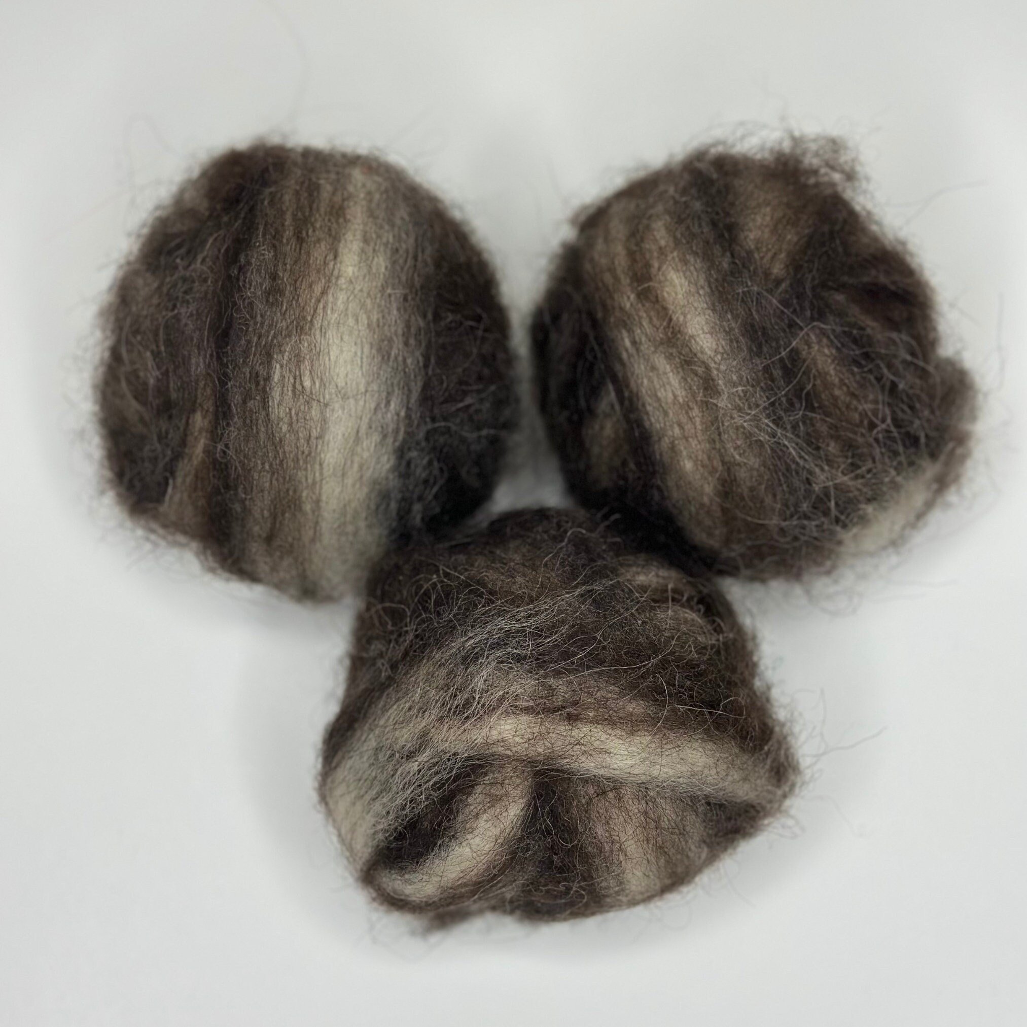 Icelandic Wool Roving Ball - Natural Black & White - Image 2