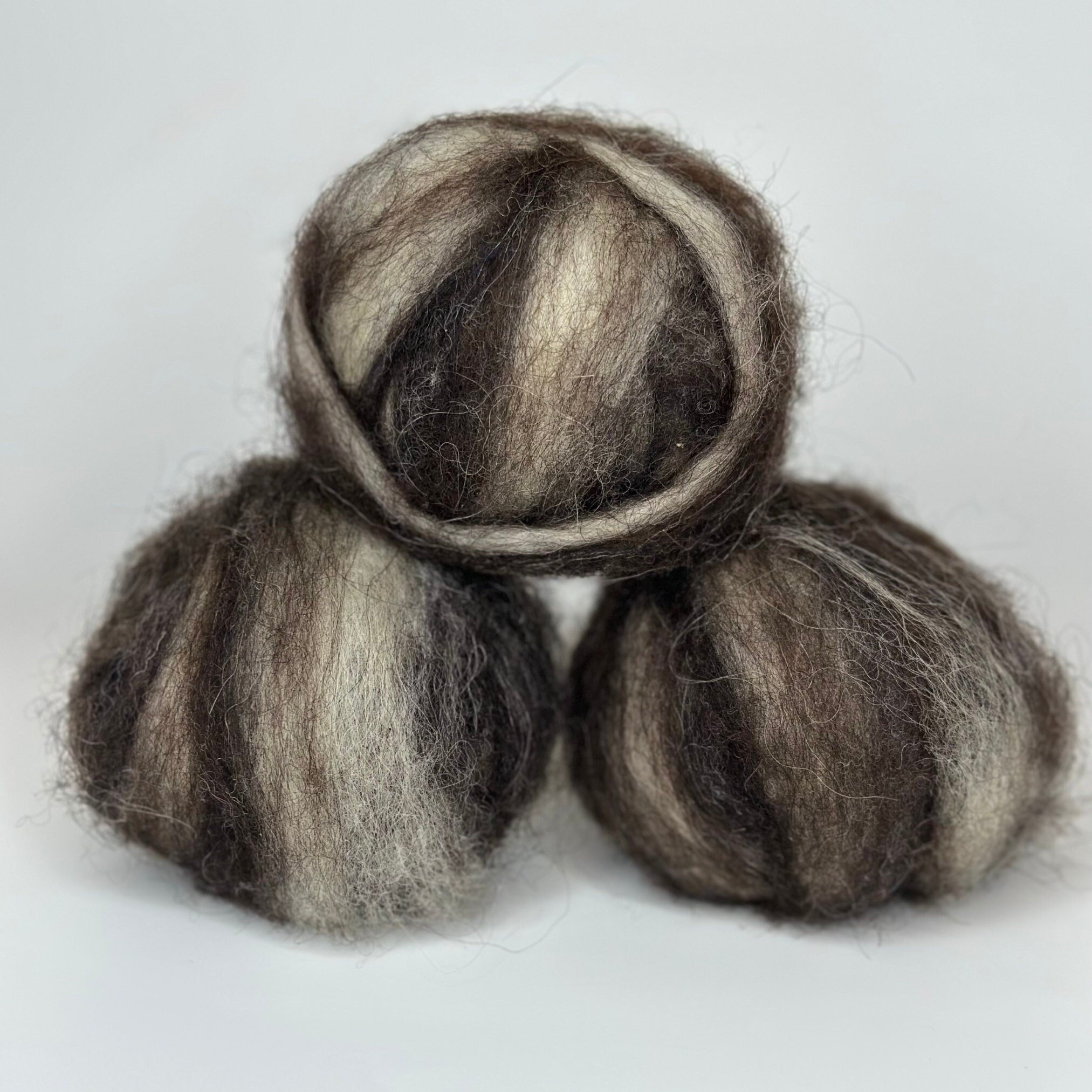 Icelandic Wool Roving Ball - Natural Black & White