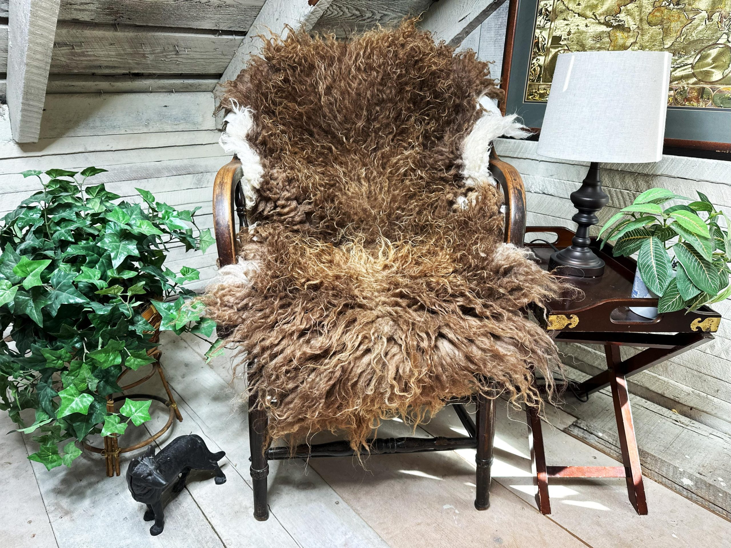 Big Beautiful Icelandic sheepskin throw l natural rug | original wool rug | hide | fur | skin | sustainable farm | brown with white patches