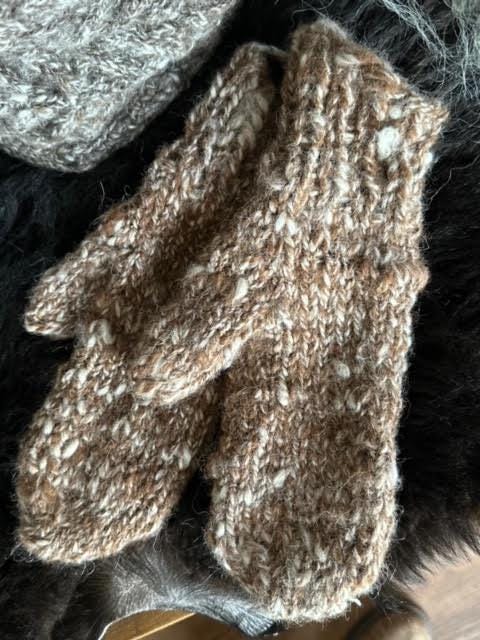 Ally Thin Icelandic Wool Boucle Yarn - Soft Off-White Blend of Icelandic Wool & Alpaca for Knit, Crochet, Fiber Art - Image 7